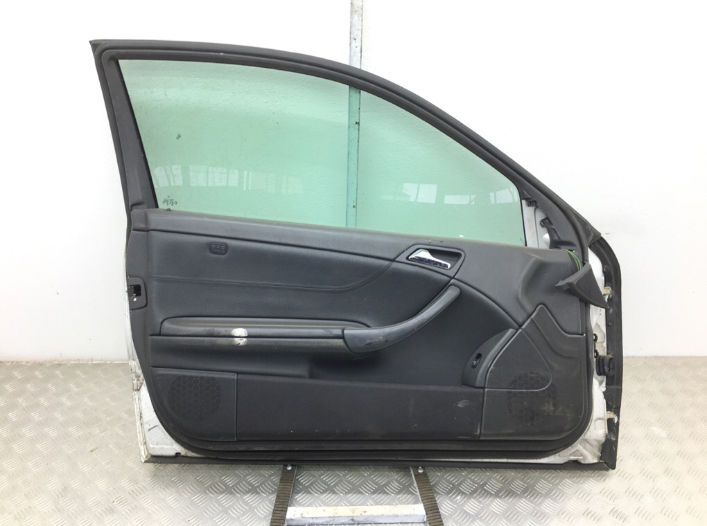 Дверь передняя левая для Mercedes C W203, 2002 г. 1.8 i бензин б/у — фото 4