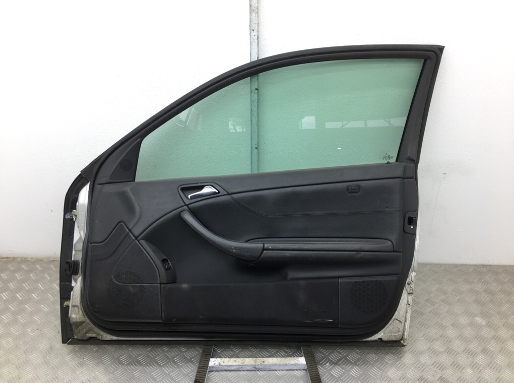 Дверь передняя правая для Mercedes C W203, 2002 г. 1.8 i бензин б/у — фото 4