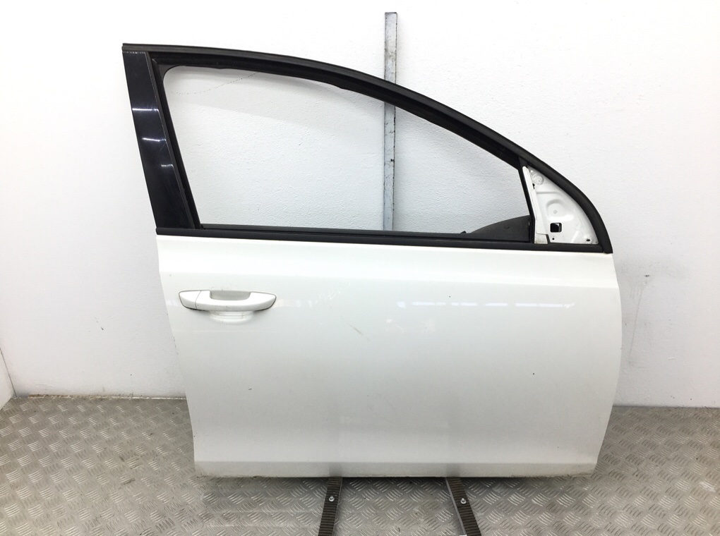 Дверь передняя правая для Volkswagen Golf, 2012 г. 1.4 TFSI бензин б/у