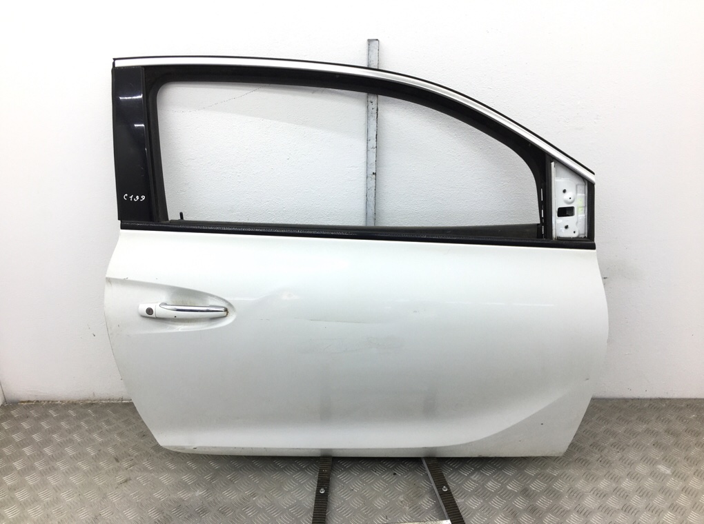 Дверь передняя правая для Opel Adam, 2013 г. 1.4 i бензин б/у