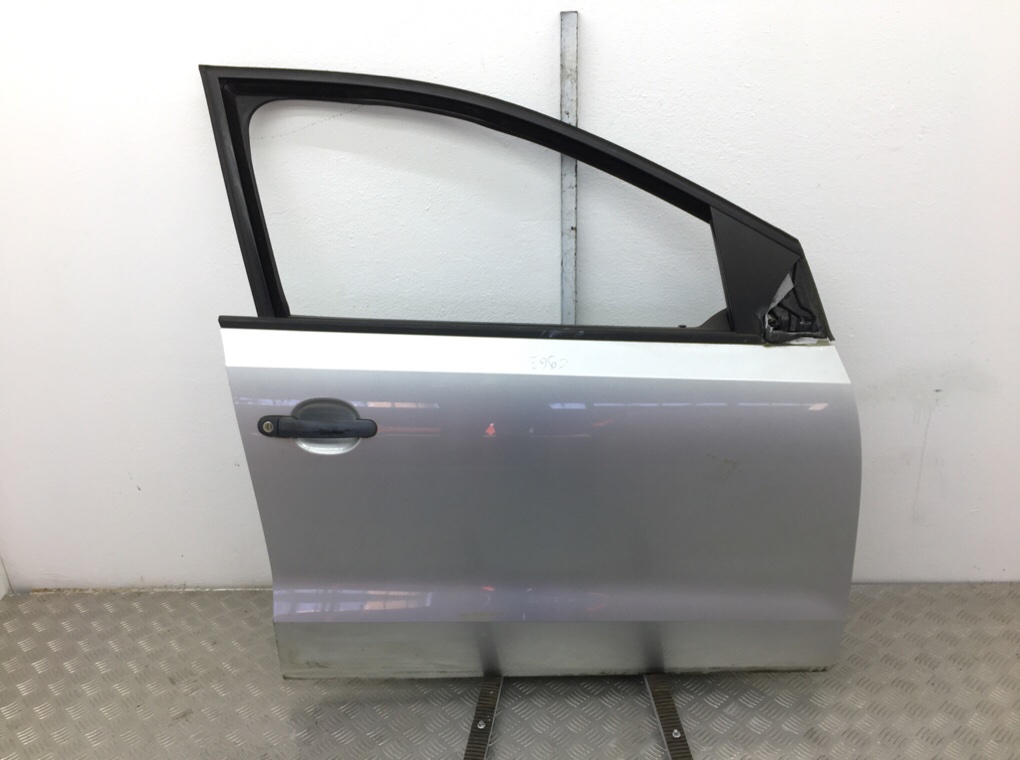 Дверь передняя правая для Volkswagen Polo, 2010 г. 1.2 i бензин б/у