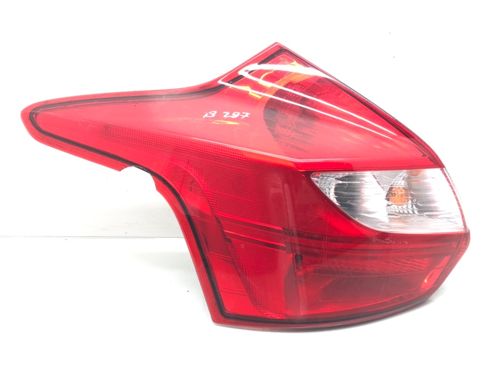 Фонарь задний левый для Ford Focus, 2013 г. 1.0 i бензин б/у