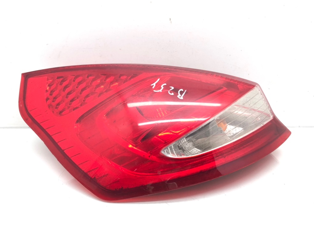Фонарь задний левый для Ford Fiesta, 2011 г. 1.6 TDCi дизель б/у