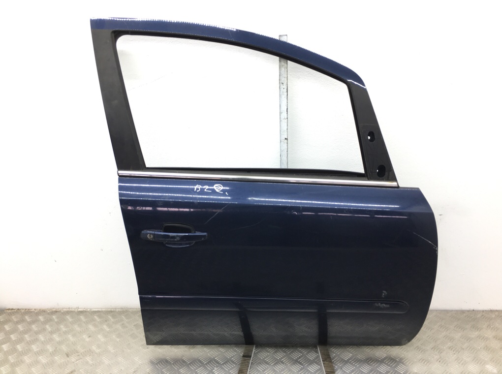 Дверь передняя правая для Opel Zafira, 2011 г. 1.7 CDTi дизель б/у