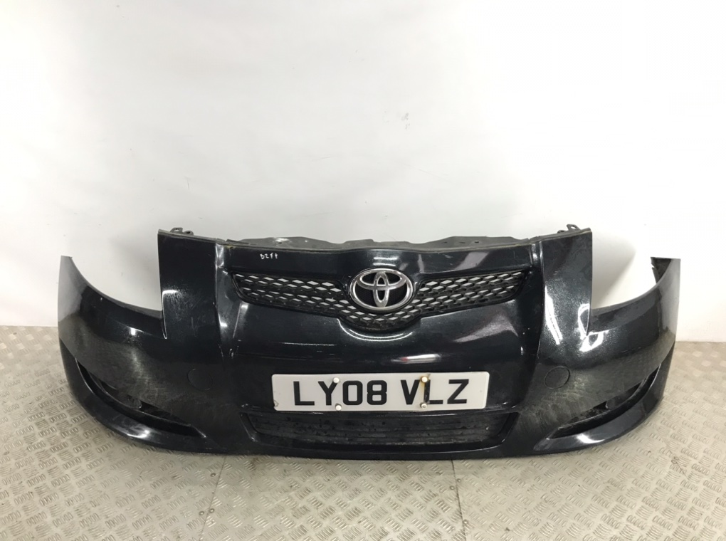 Бампер передний для Toyota Auris, 2008 г. 1.6 i бензин б/у