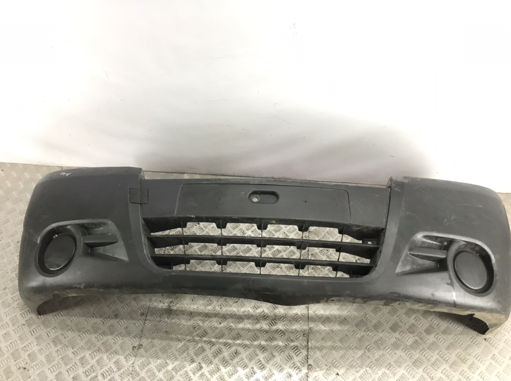 Бампер передний для Opel Vivaro, 2009 г. 2.0 CDTi дизель б/у