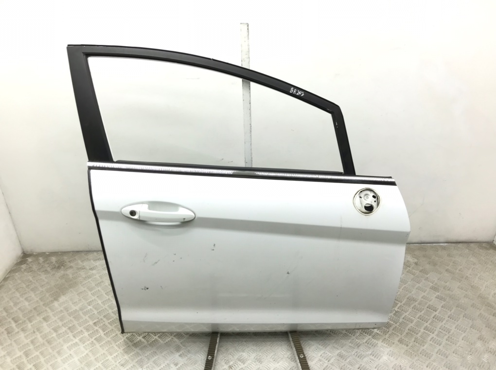 Дверь передняя правая для Ford Fiesta, 2011 г. 1.4 TDCI дизель б/у