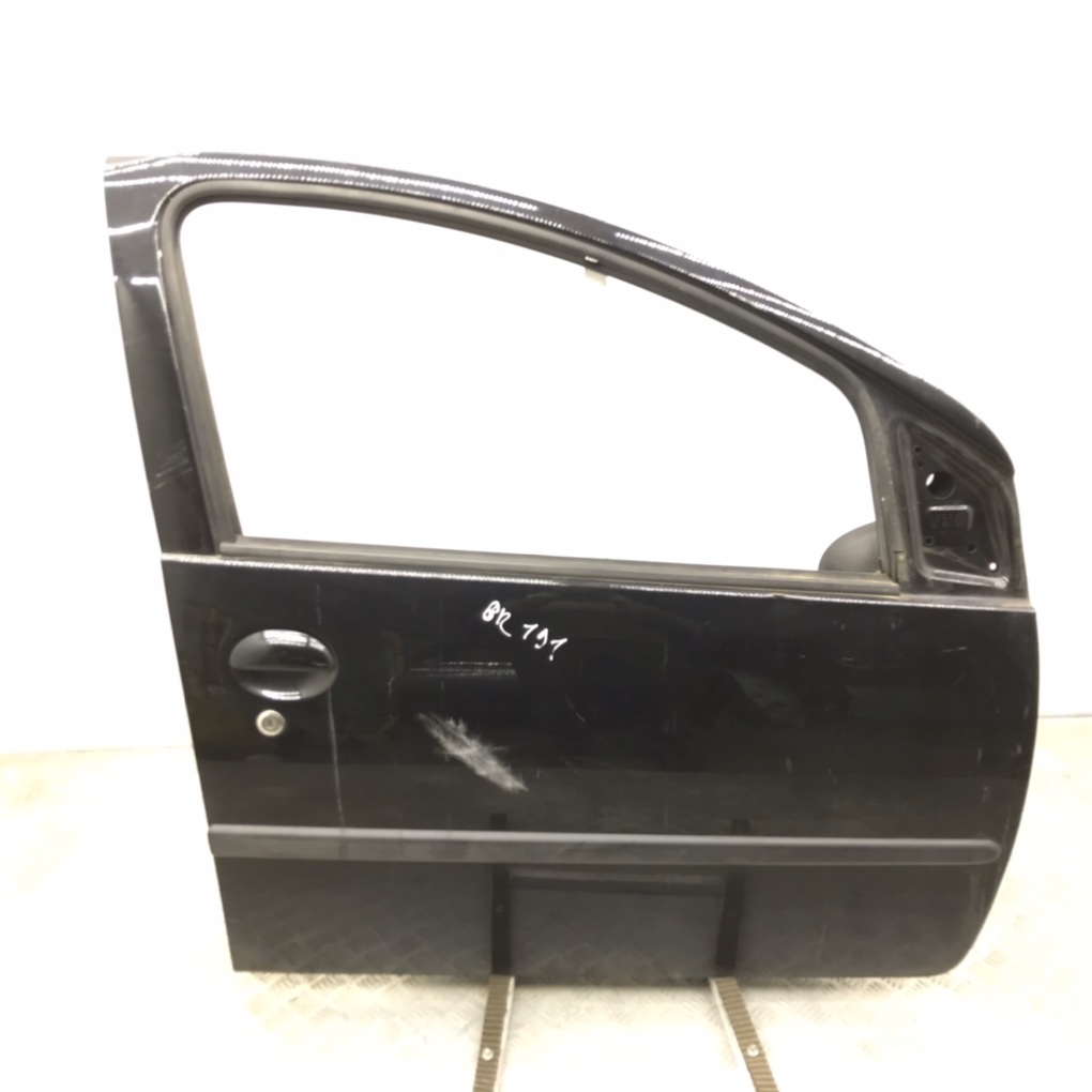 Дверь передняя правая для Peugeot 107, 2007 г. 1.0 i бензин б/у