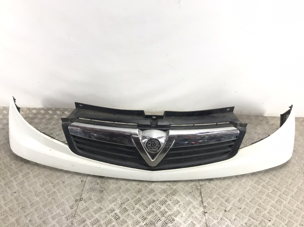 Решетка радиатора для Opel Vivaro, 2009 г. 2.0 CDTi дизель б/у