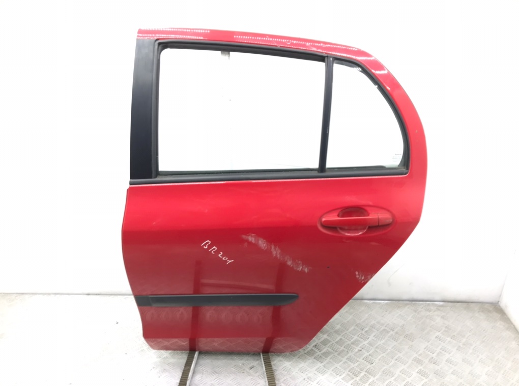 Дверь задняя левая для Toyota Yaris, 2011 г. 1.4 TD дизель б/у