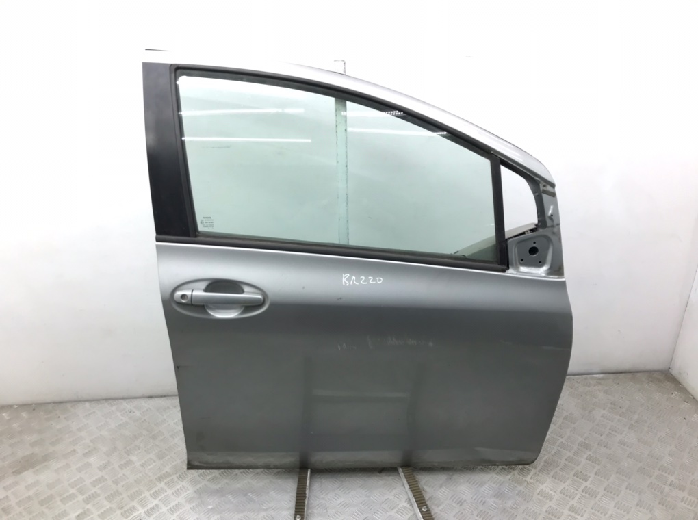 Дверь передняя правая для Toyota Yaris, 2009 г. 1.3 i бензин б/у