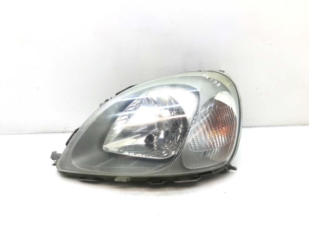 Фара левая для Toyota Yaris, 2002 г. 1.0 i бензин б/у