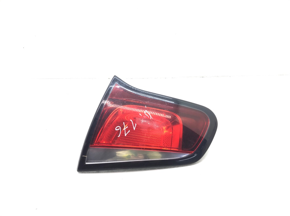 Фонарь крышки багажника правый для Citroen C3, 2013 г. 1.0 i бензин б/у