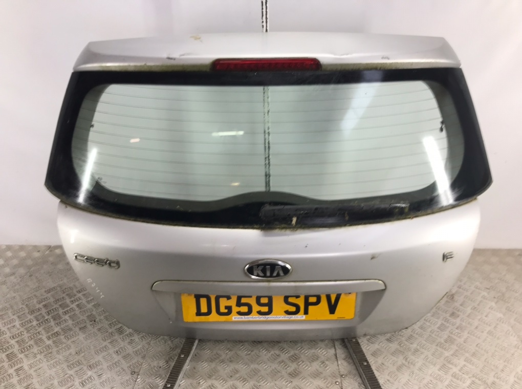 Крышка багажника для Kia Ceed, 2009 г. 1.6 CRDi дизель б/у