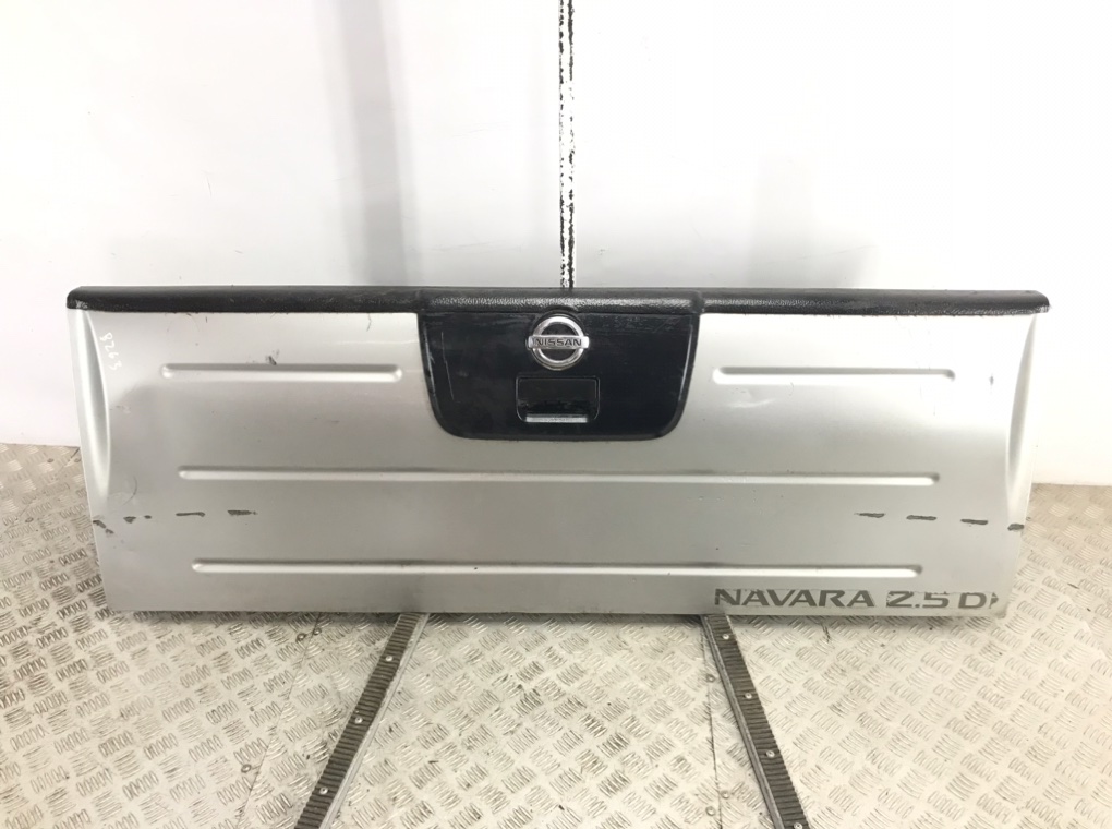 Крышка багажника для Nissan Navara, 2003 г. 2.5 DCi дизель б/у