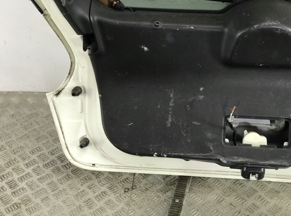 Крышка багажника для Nissan Juke, 2011 г. 1.6 i бензин б/у — фото 5