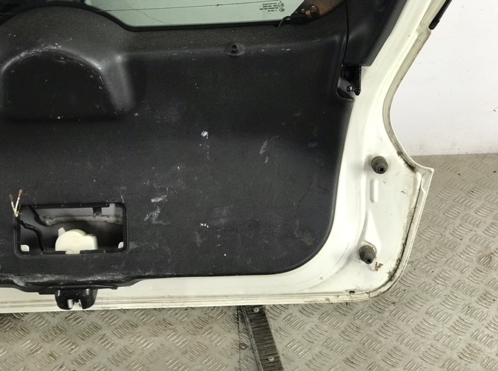Крышка багажника для Nissan Juke, 2011 г. 1.6 i бензин б/у — фото 6