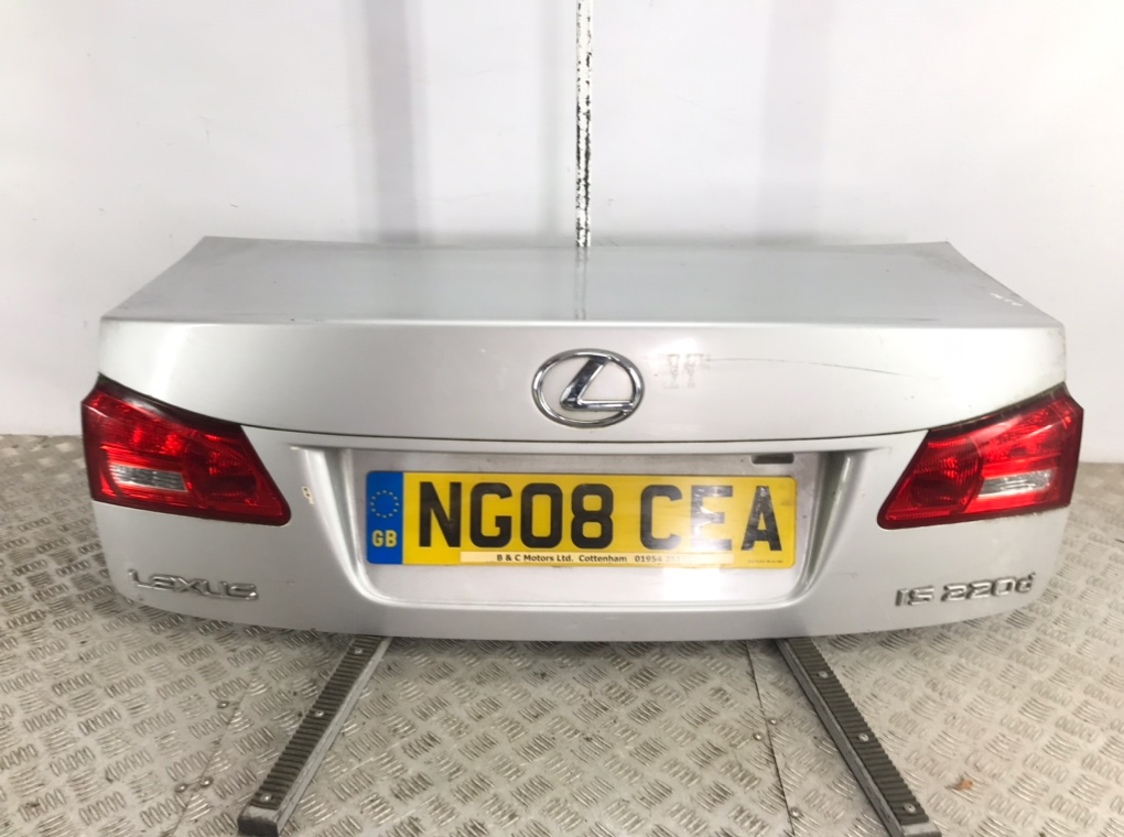 Крышка багажника для Lexus IS, 2008 г. 2.2 D дизель б/у