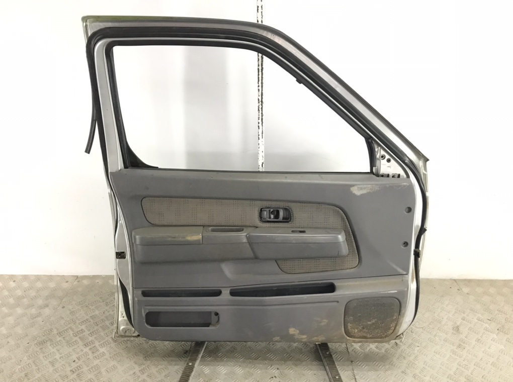 Дверь передняя левая для Nissan Navara, 2003 г. 2.5 DCi дизель б/у — фото 4