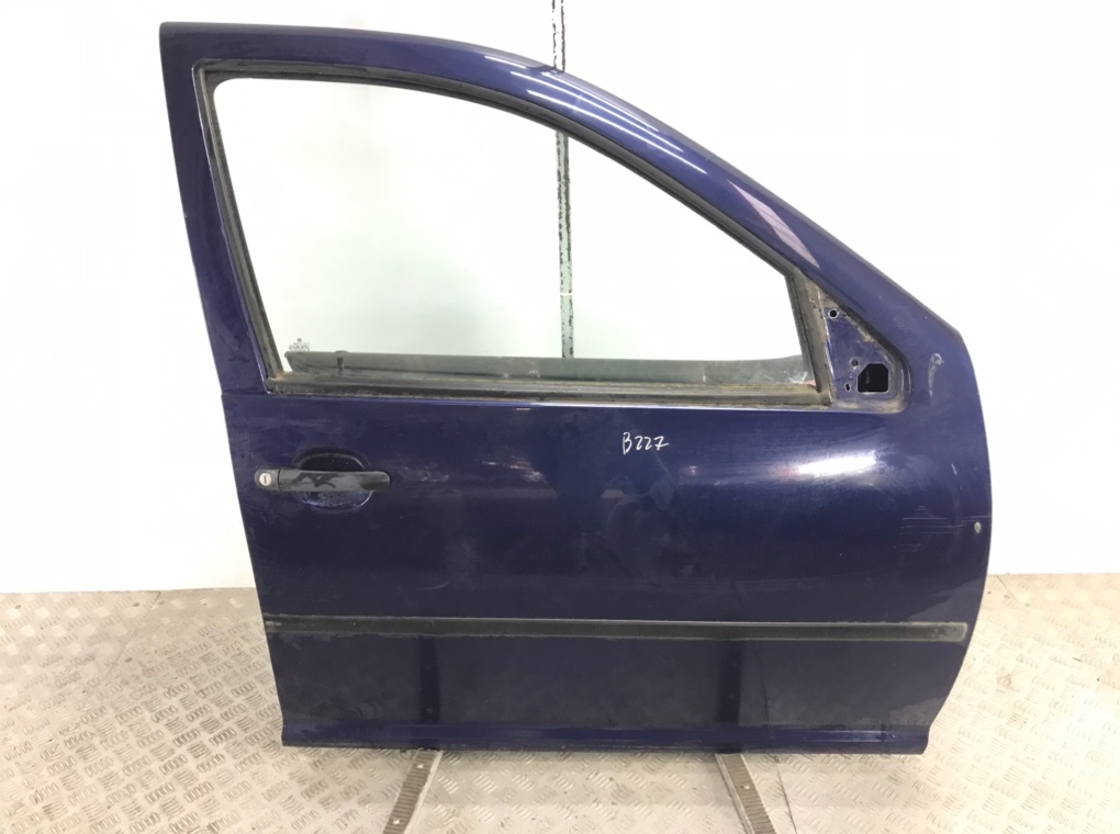 Дверь передняя правая для Volkswagen Golf, 2001 г. 2.0 i бензин б/у