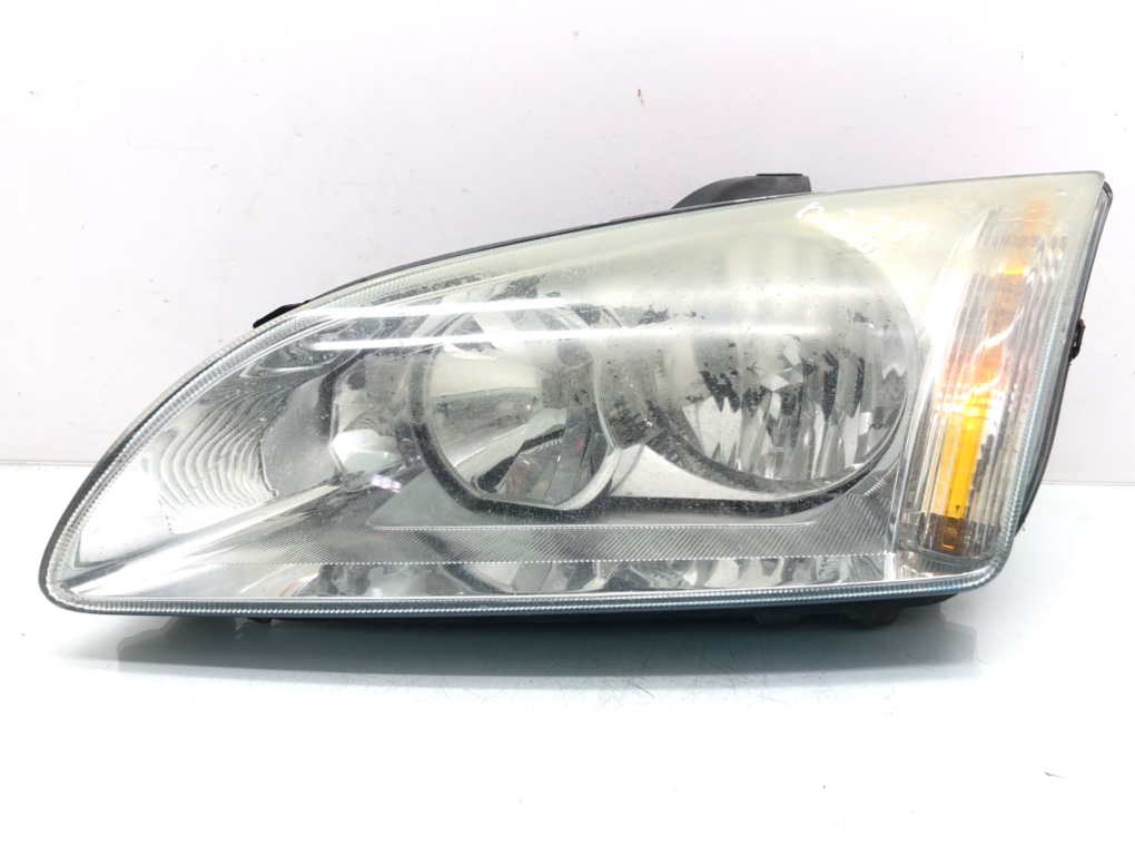 Фара левая для Ford Focus, 2005 г. 1.6 TDCi дизель б/у