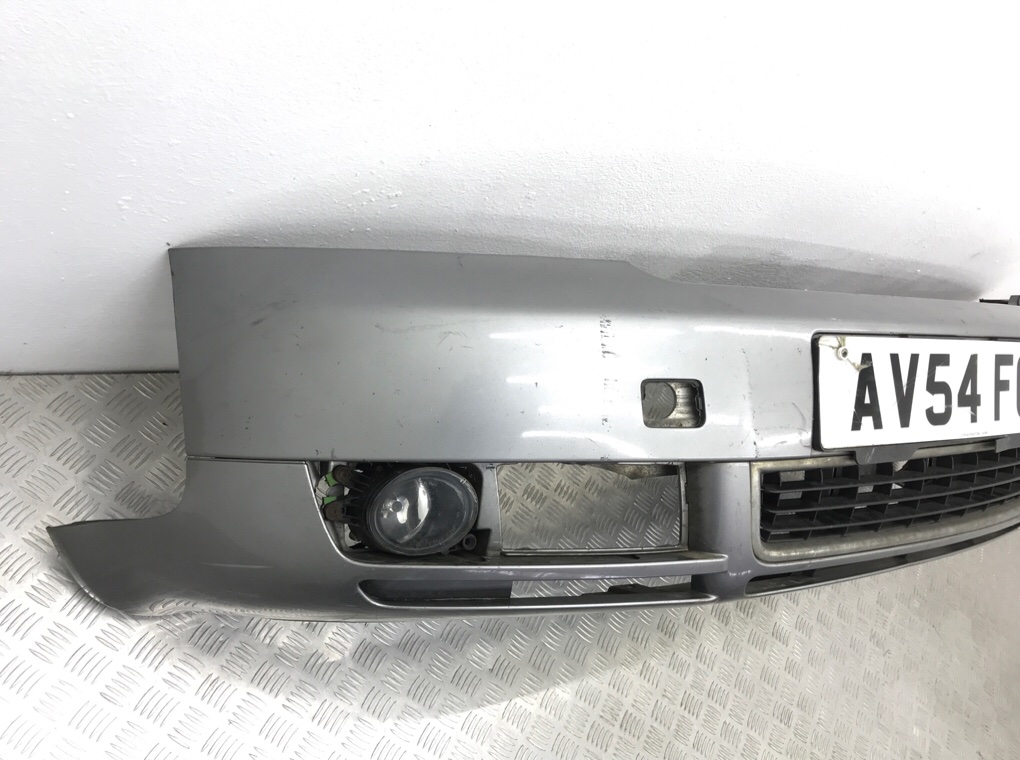 Бампер передний для Audi A4, 2004 г. 1.9 TDi дизель б/у — фото 3