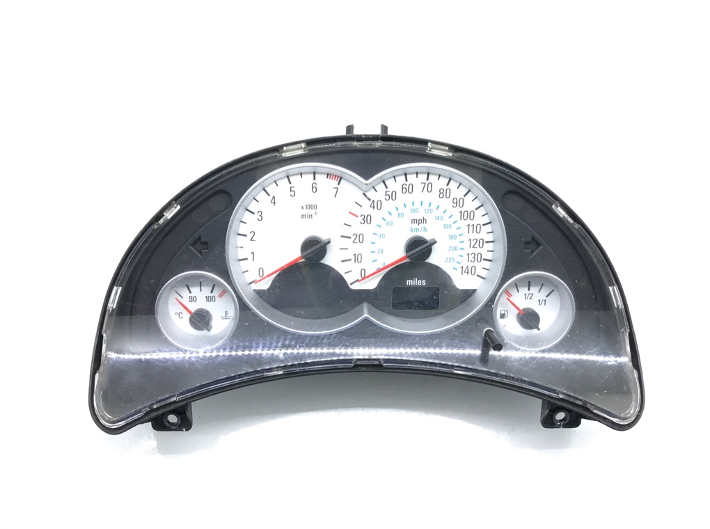 Щиток приборов (приборная панель) для Opel Corsa, 2003 г. 1.2 i бензин б/у