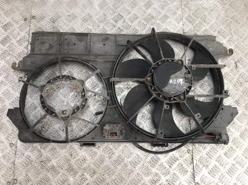 Вентилятор радиатора для Ford Transit Connect, 2011 г. 1.8 TDCi дизель б/у