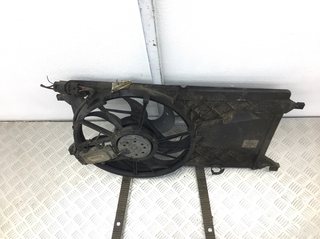 Вентилятор радиатора для Ford Focus, 2009 г. 1.6 TDCi дизель б/у — фото 2