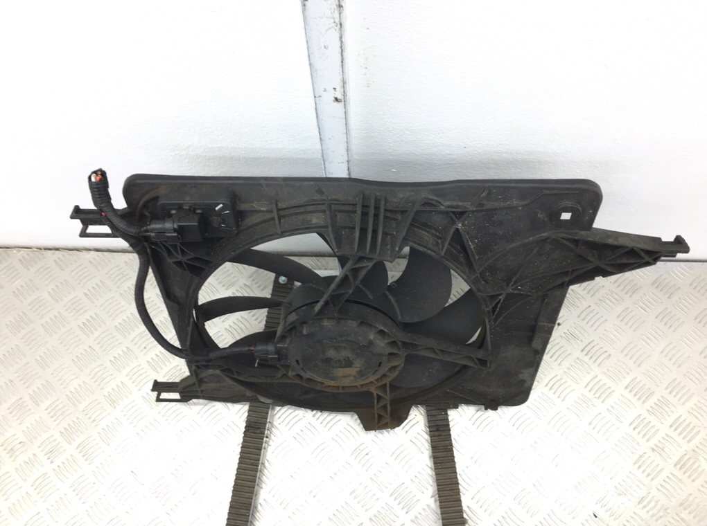 Вентилятор радиатора для Nissan Qashqai, 2012 г. 1.5 DCi дизель б/у — фото 2