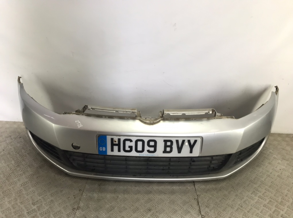 Бампер передний для Volkswagen Golf, 2009 г. 2.0 TDi дизель б/у