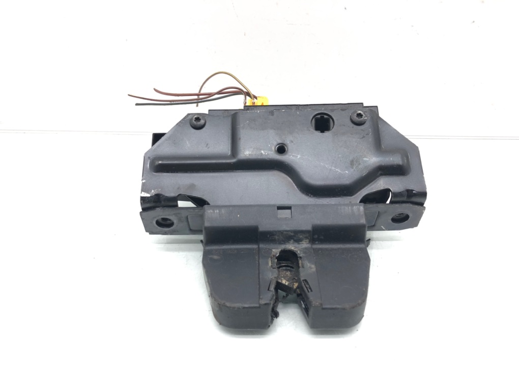 Замок багажника для Opel Vectra, 2008 г. 1.9 CDTi дизель б/у