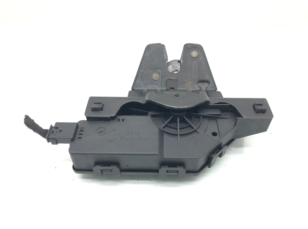 Замок багажника для BMW 3 E90/E91/E92/E93, 2010 г. 2.0 i бензин б/у
