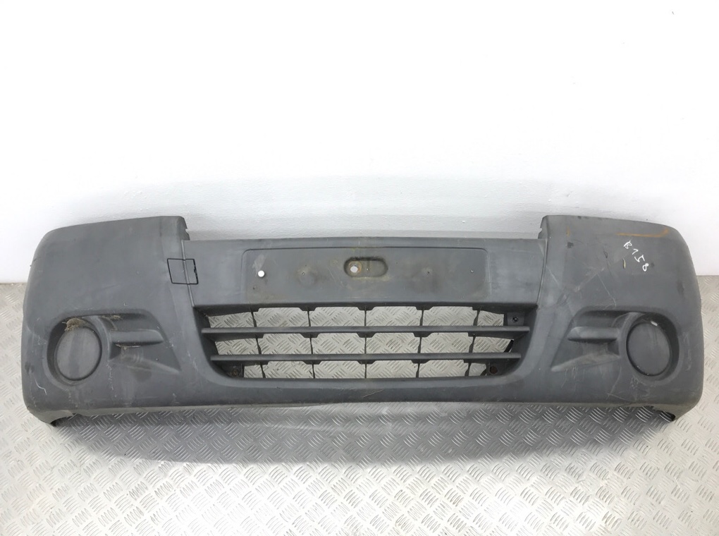 Бампер передний для Opel Vivaro, 2008 г. 2.0 CDTi дизель б/у