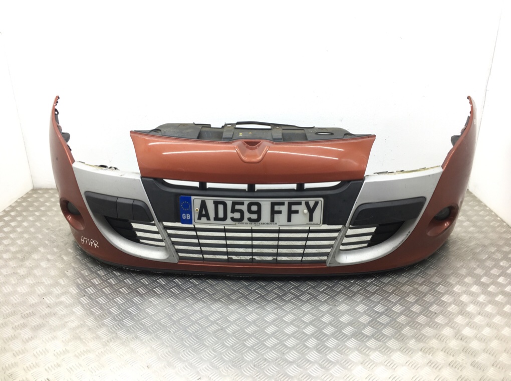 Бампер передний для Renault Megane, 2009 г. 1.6 i бензин б/у