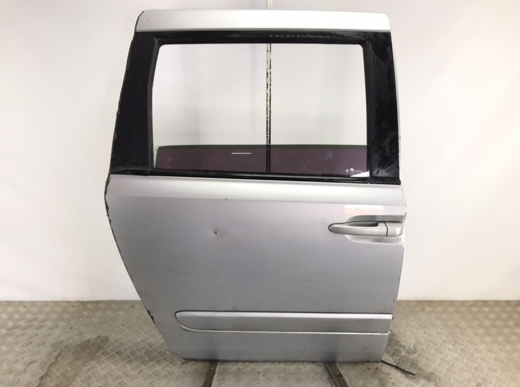 Дверь сдвижная правая для Kia Carnival, 2008 г. 2.9 CRDi дизель б/у