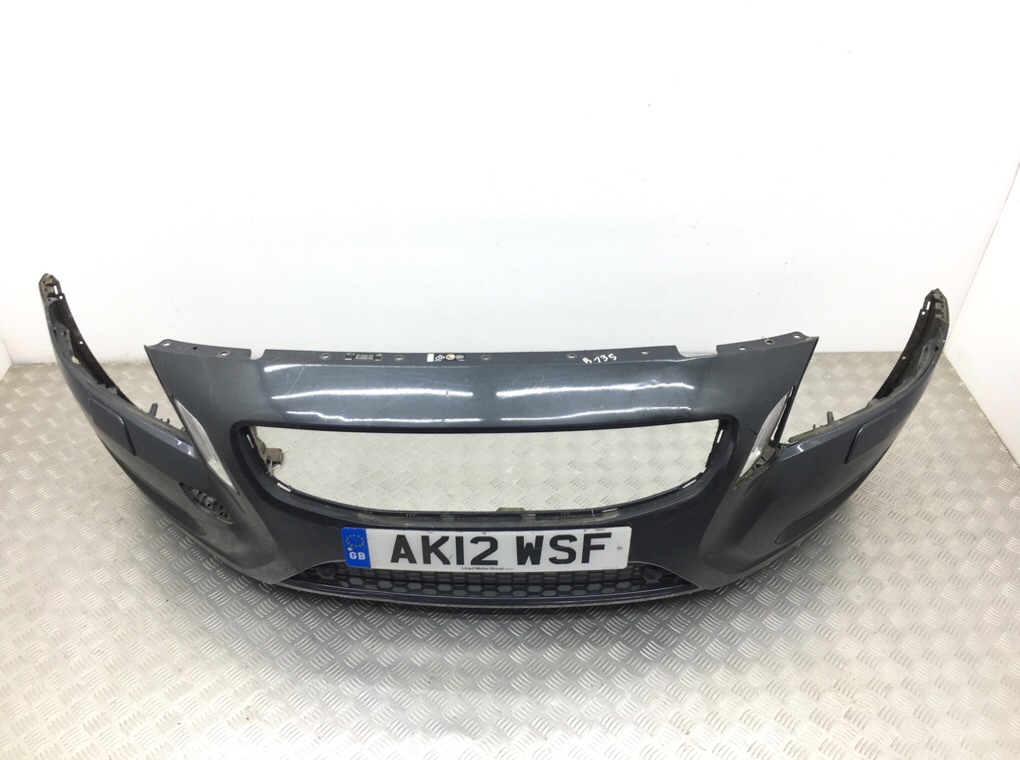 Бампер передний для Volvo V60, 2012 г. 2.0 TD дизель б/у — фото 2