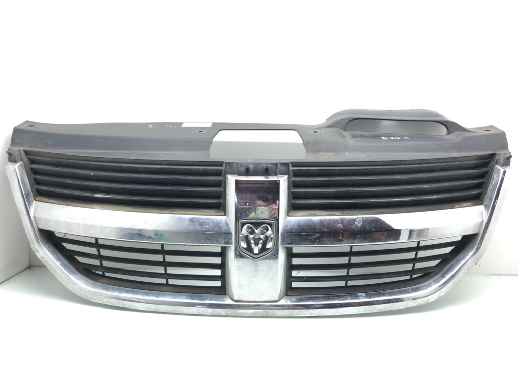 Решетка радиатора для Dodge Journey, 2009 г. 2.0 D дизель б/у