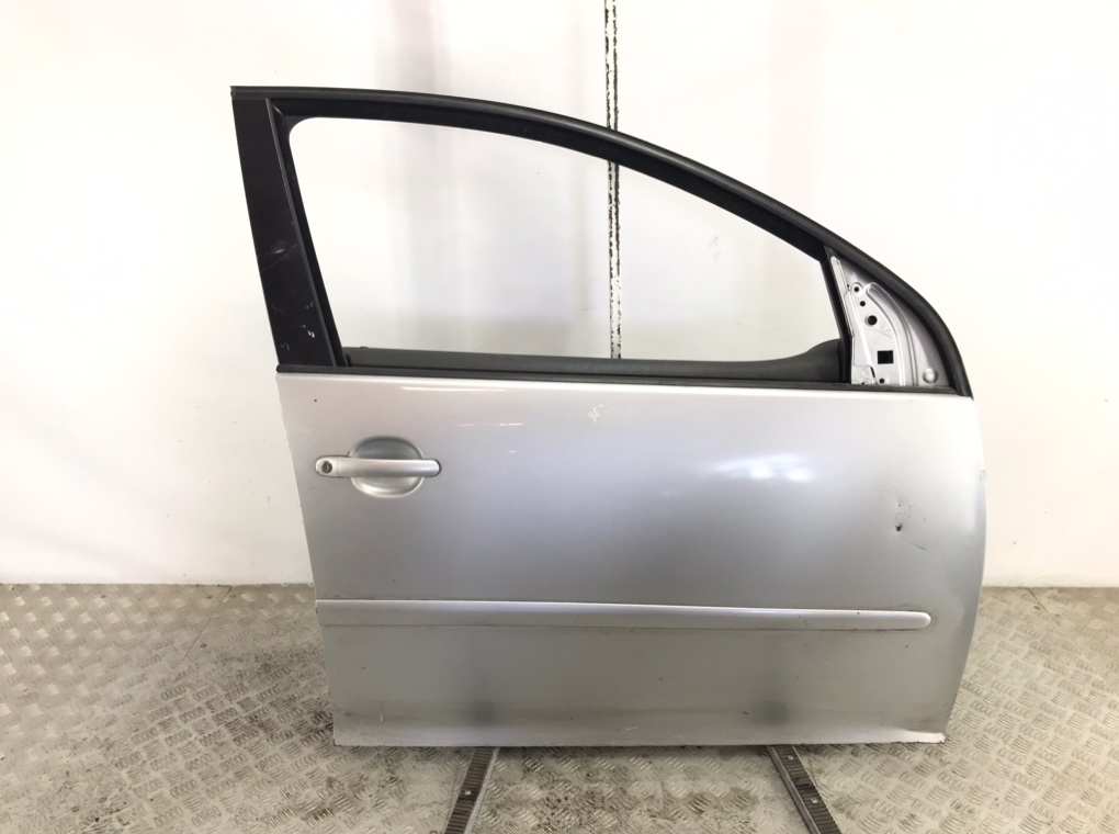 Дверь передняя правая для Volkswagen Golf, 2008 г. 2.0 TDi дизель б/у