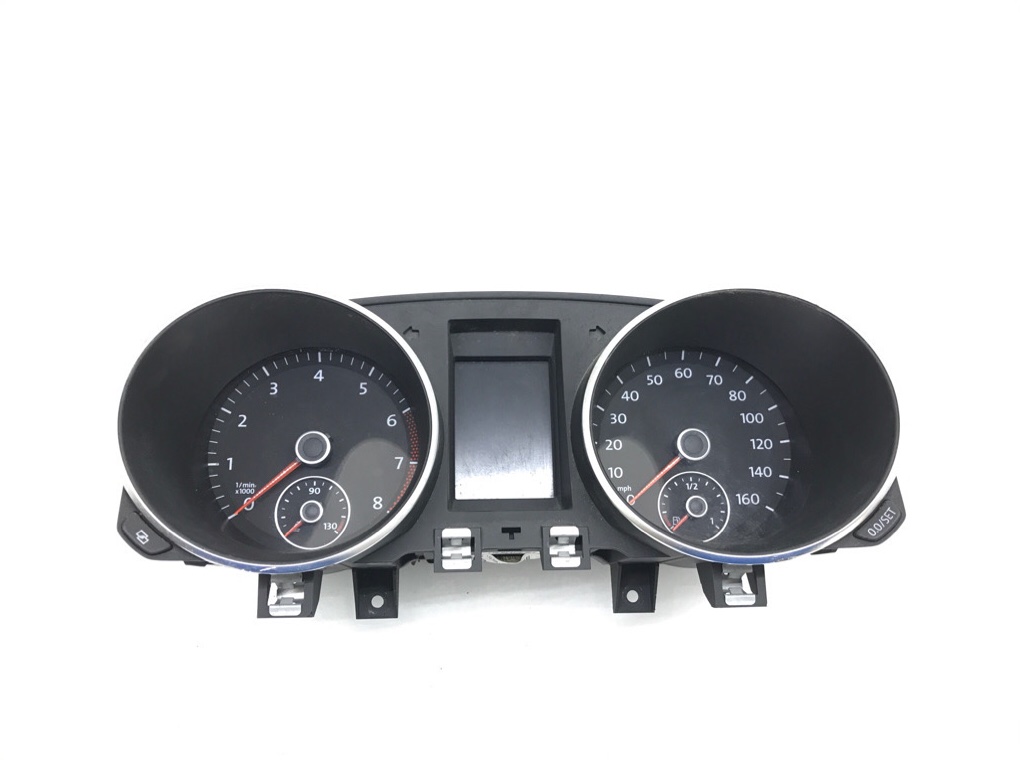 Щиток приборов (приборная панель) для Volkswagen Golf, 2009 г. 1.4 i бензин б/у