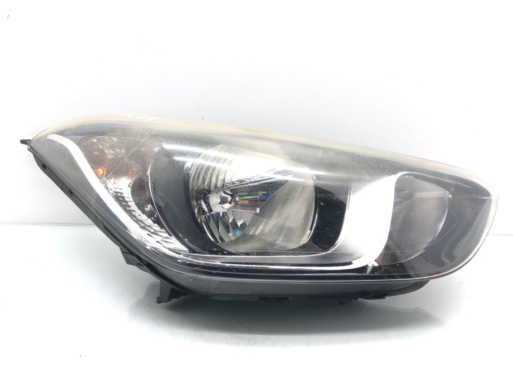 Фара правая для Hyundai i20, 2013 г. 1.2 i бензин б/у