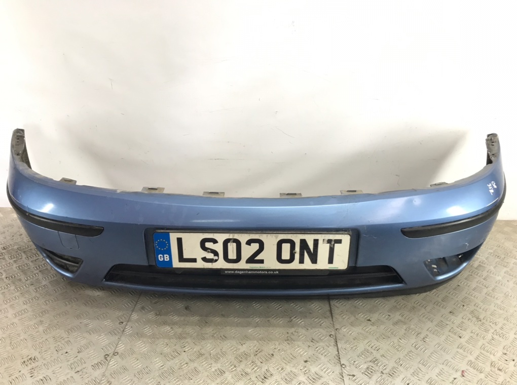 Бампер передний для Ford Focus, 2002 г. 1.6 i бензин б/у