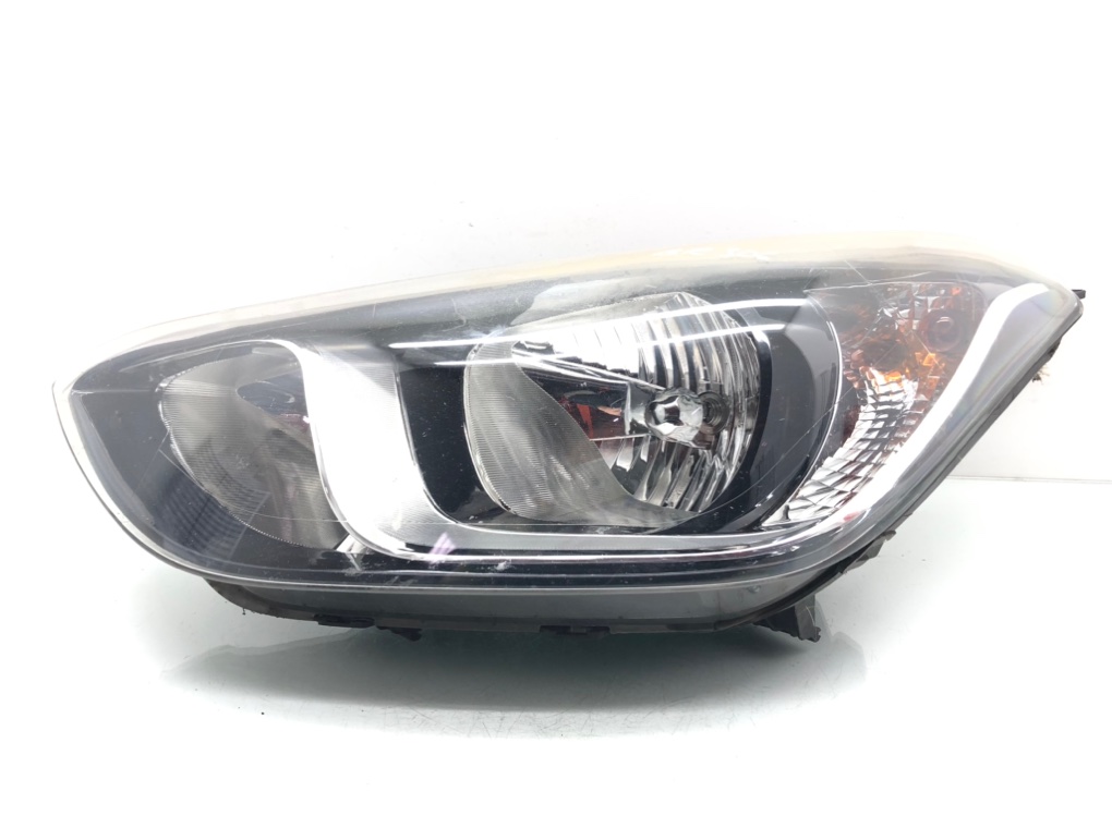 Фара левая для Hyundai i20, 2013 г. 1.2 i бензин б/у