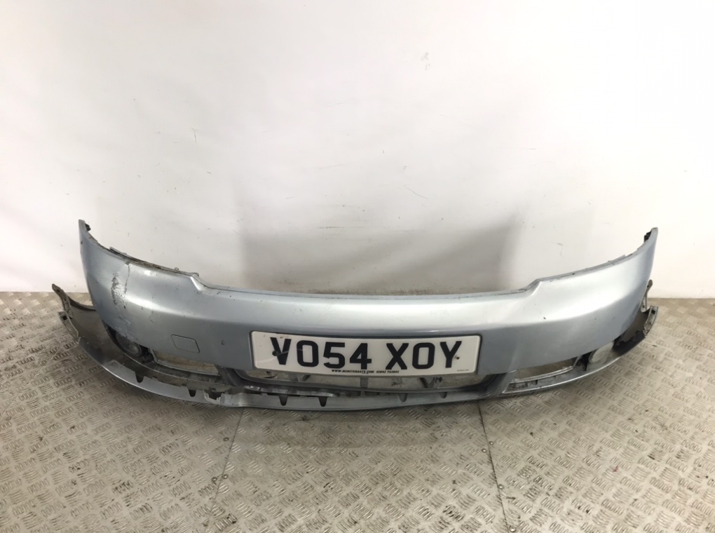 Бампер передний для Audi A4, 2004 г. 1.9 TDi дизель б/у