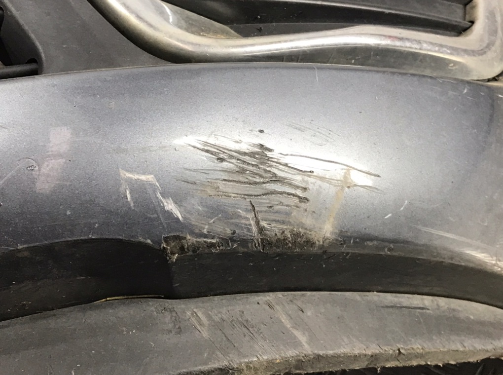 Бампер передний для Citroen C3 Picasso, 2009 г. 1.6 HDi дизель б/у — фото 3