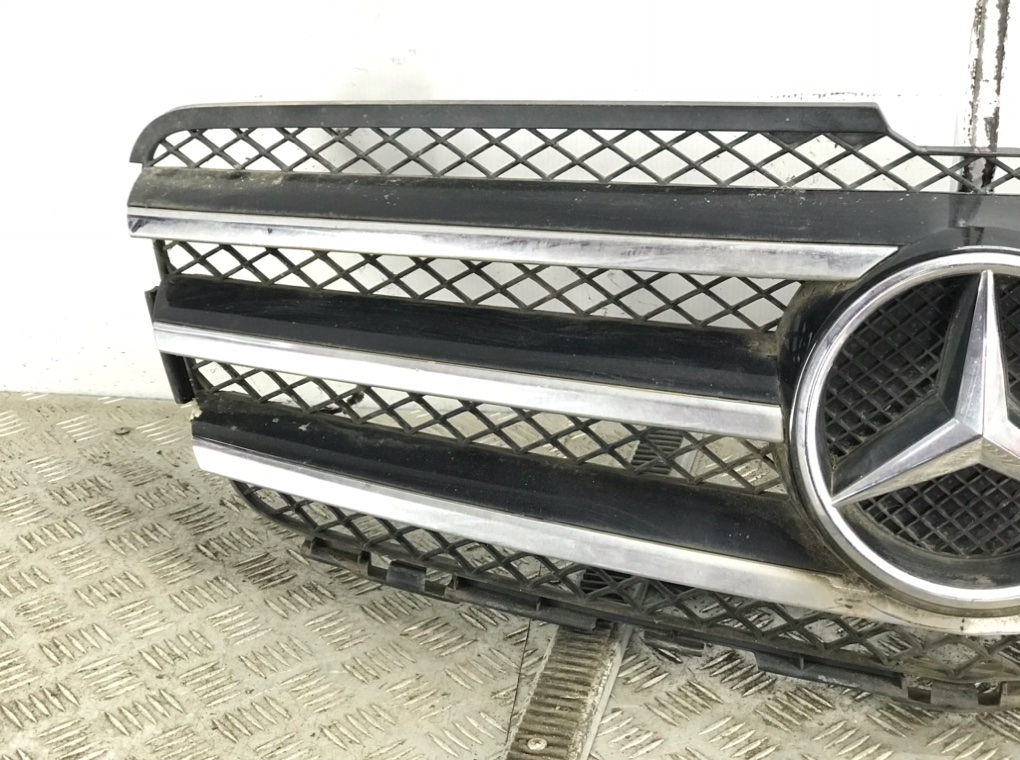 Решетка радиатора для Mercedes R W251, 2012 г. 3.0 CDI дизель б/у — фото 2