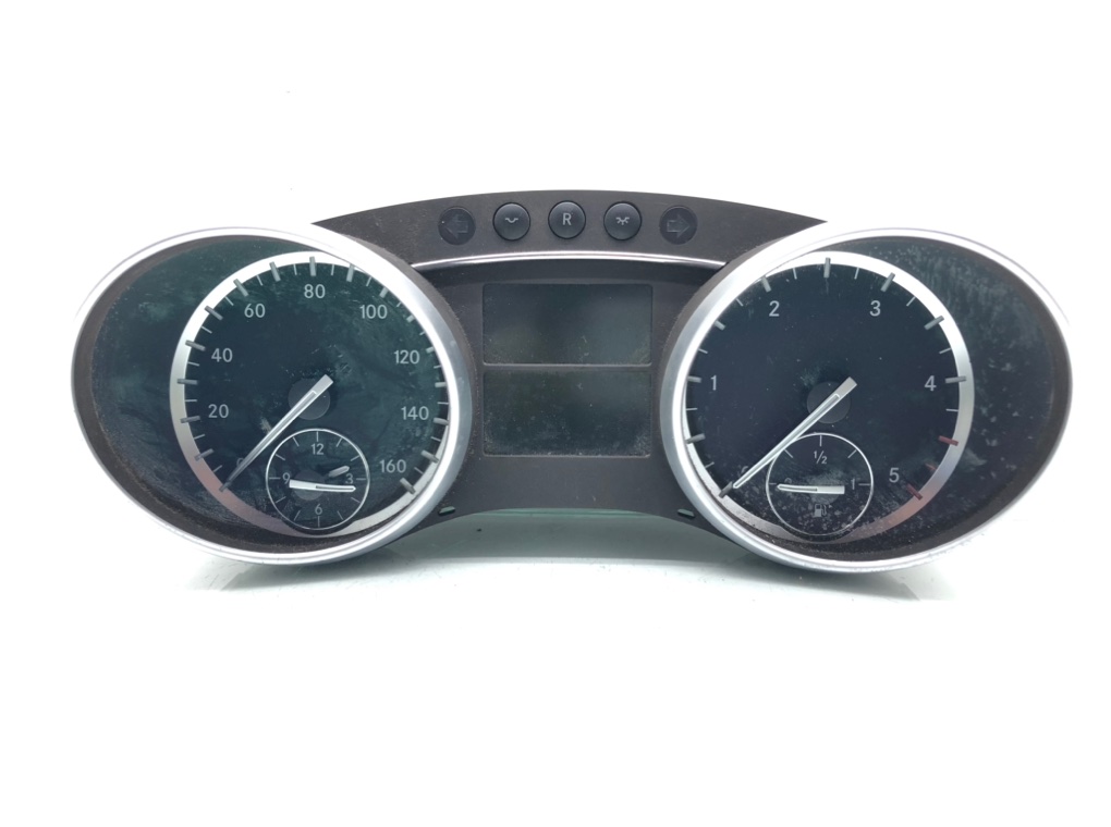Щиток приборов (приборная панель) для Mercedes R W251, 2012 г. 3.0 CDI дизель б/у