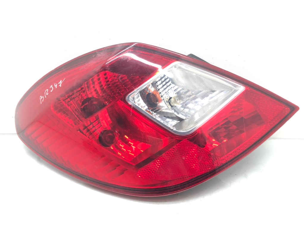 Фонарь задний левый для Opel Corsa, 2011 г. 1.0 i бензин б/у