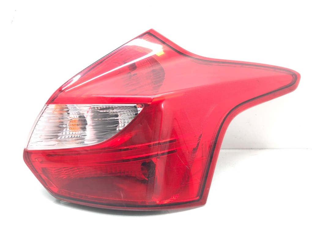 Фонарь задний правый для Ford Focus, 2014 г. 1.0 i бензин б/у