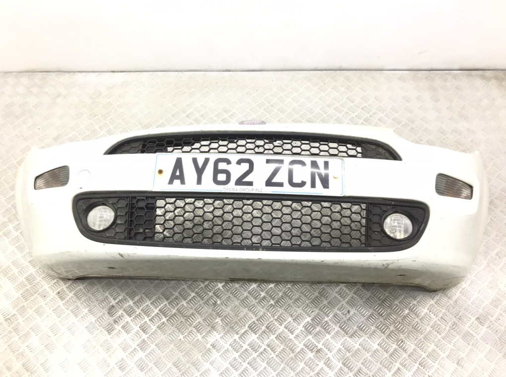 Бампер передний для Fiat Punto, 2012 г. 1.4 i бензин б/у